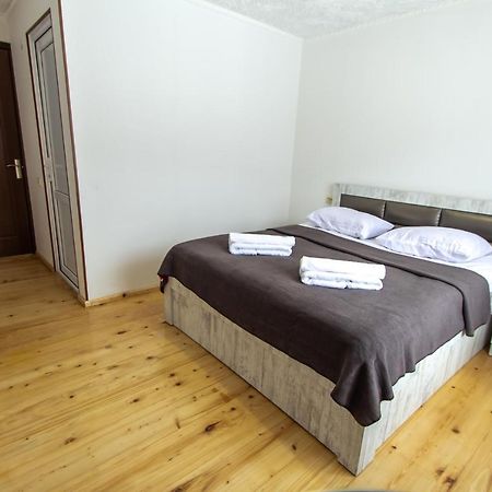 Katos Guesthouse Местия Экстерьер фото